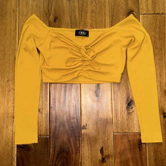 CIDER Ruched Rib Halter Top - Picture 10 of 11